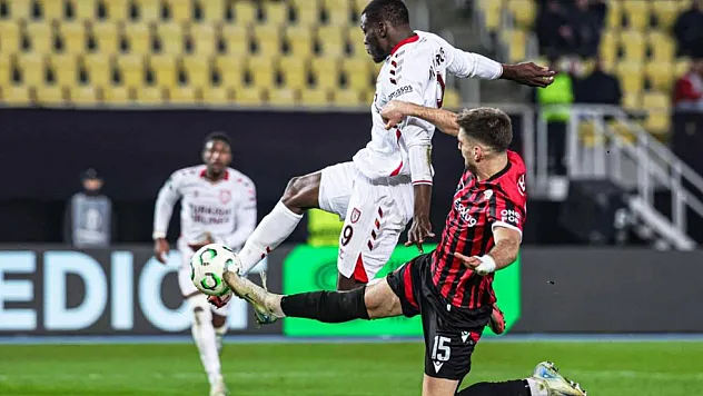 Trendyol Süper Lig: Fatih Karagümrük: 0 - Samsunspor: 0 (İlk yarı)