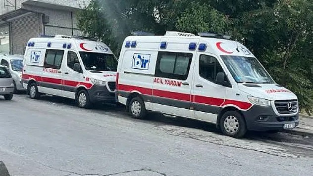 Tünel çıkışında kamyona çarpan otomobil takla attı