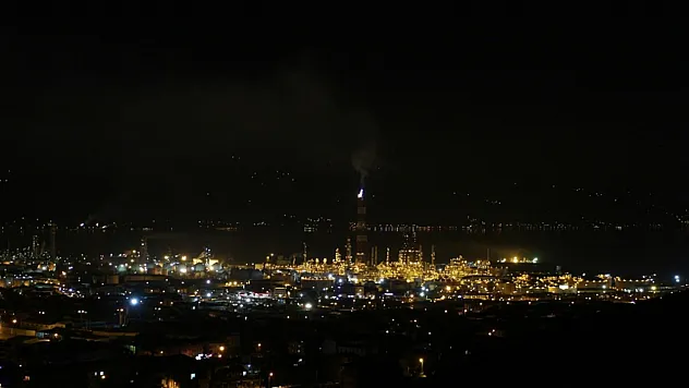 TÜPRAŞ İzmit'te Yangın Kontrol Altında