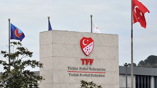 Türk futbolu yasta: Maçlar öncesi saygı duruşu