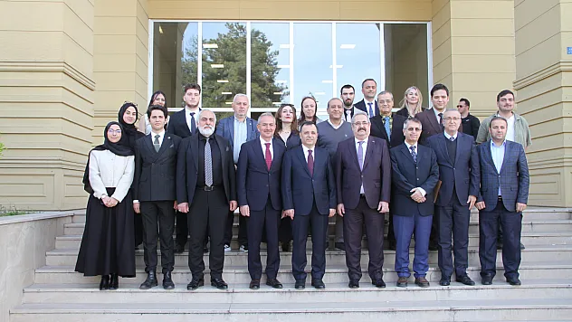 Türk hukukunun önemli ismi Başgil unutulmadı