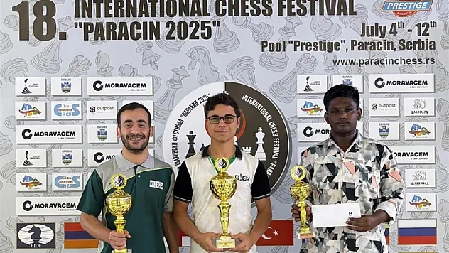 Türk satranççılar zirveye çıktı