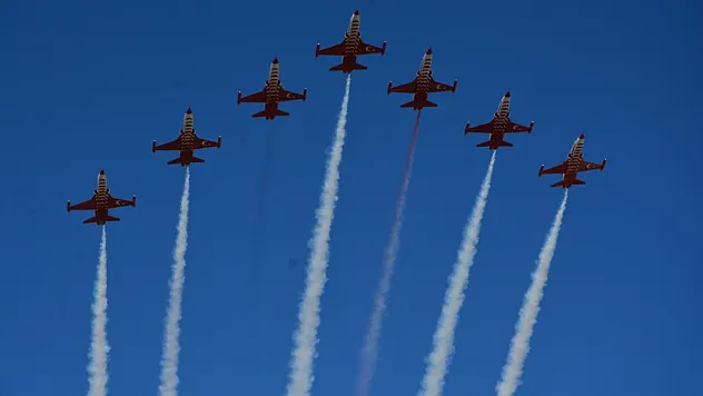 Türk Yıldızları Çorum Semalarında Nefes Kesti