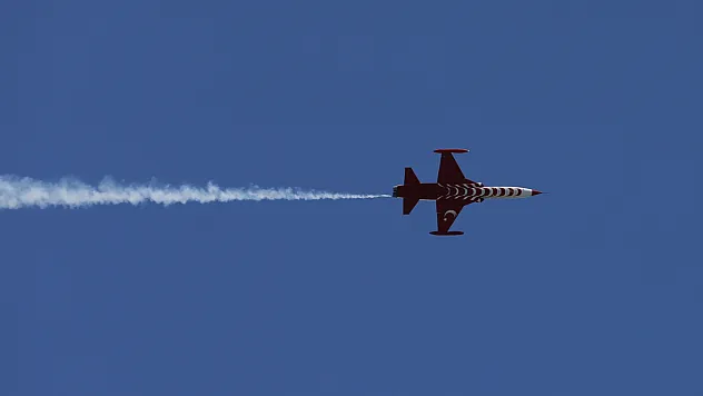 Türk Yıldızları Samsun'da prova uçuşu yaptı