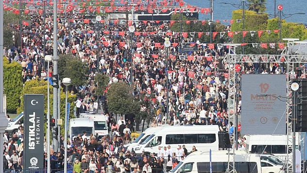 Türk Yıldızları ve SOLOTÜRK'e büyük ilgi