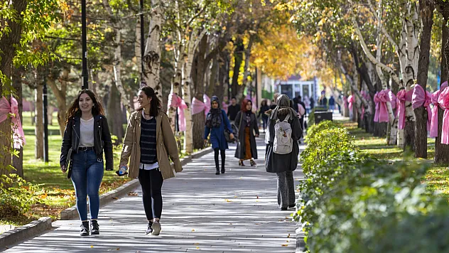 Türkiye Atatürk Üniversitesini tercih etti