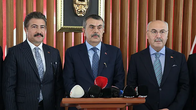 Türkiye genelinde 750 bin dersliğe ulaşıldı