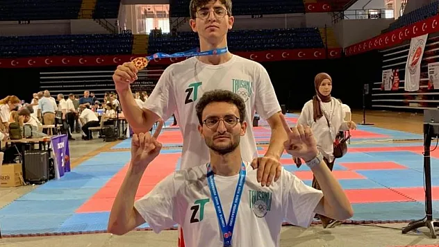 Türkiye Kick Boks şampiyonasında iki kardeşten iki büyük başarı