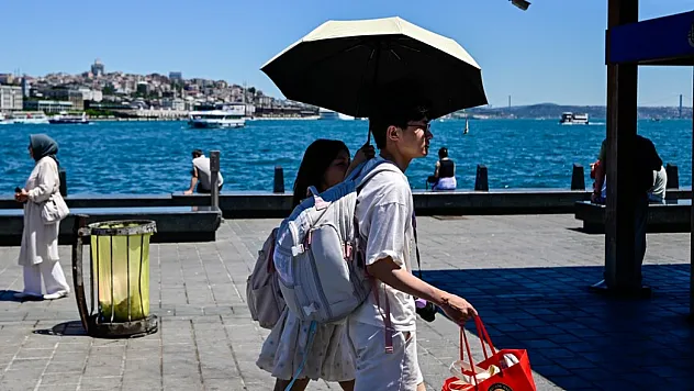 Türkiye'nin üç büyük kentinde sıcak hava dalgaları artıyor