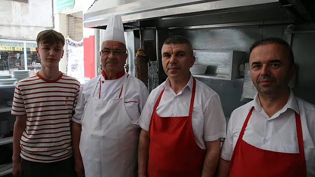 Üç kuşak aynı lokantada mesai yapıyor