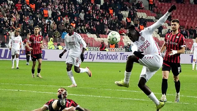 UEFA Konferans Ligi: Samsunspor: 0 - Shkendija: 0 (İlk yarı)