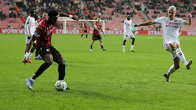 UEFA Teknik Gözlemcisi Lunov: Samsunspor savunması oyunun kontrolünü ele aldı