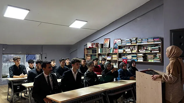 Ülkü Ocakları'ndan etkin ve hızlı kitap okuma semineri