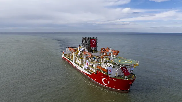 Ultra Derin Deniz Sondaj Gemisi 'Yıldırım' Filyos Limanı'na Ulaştı