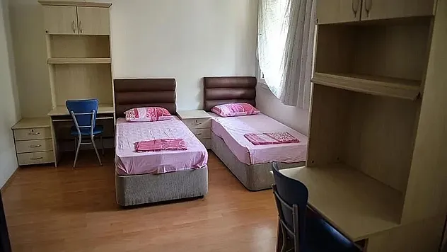 Üniversite öğrencilerinin barınma maliyeti katlanıyor: Özel yurt fiyatları cep yakıyor