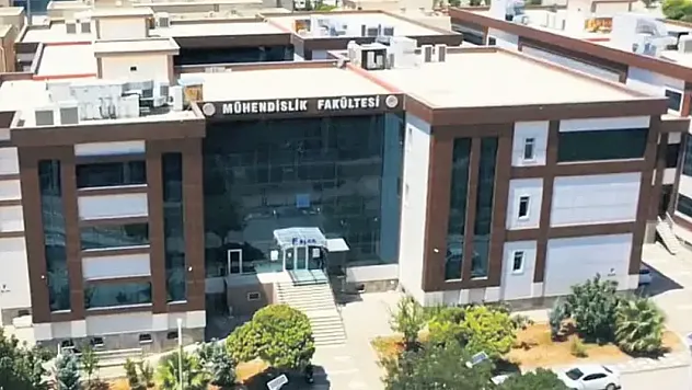Üniversitelerde 'ultra lüks' eğitim: 1 öğrenciye 5 hoca düşüyor