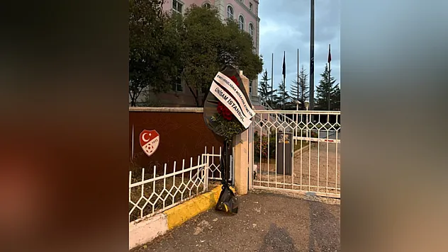 Üniversiteli Samsunsporlular Derneğinden TFF'ye siyah çelenk!