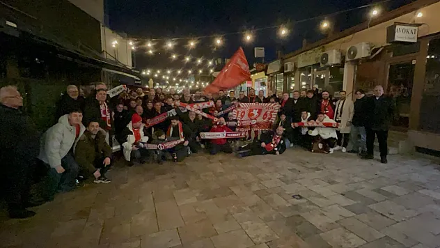 Üsküp'te meydan Kırmızı-Beyaz!