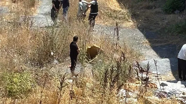 Uyuşturucu kullanan şahıslar cep telefonu kamerasına yansıdı