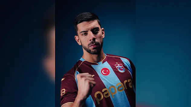 Valencia'dan Trabzonspor'a transfer: Cenk Özkaçar resmen Bordo-Mavili