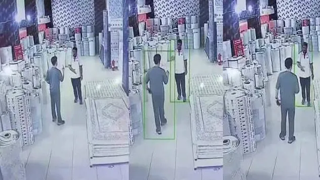 Van'da işitme engelli müşteriyle halaylı pazarlık gülümsetti