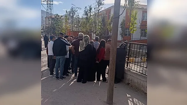 Van'da okula tüfekle gelen öğrenci paniğe neden oldu