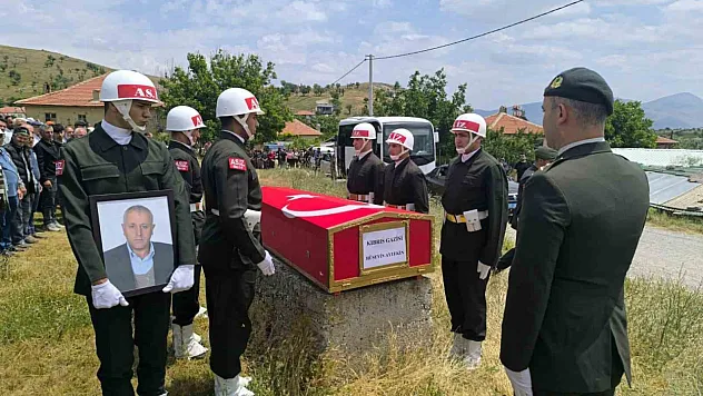 Vefat eden Kıbrıs gazisi memleketi Afyonkarahisar'da son yolculuğuna uğurlandı