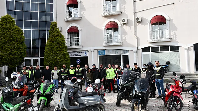 Vezirköprü'de 23 Nisan motosiklet korteji