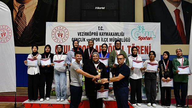 Vezirköprü'de 452 öğrenciye ödül