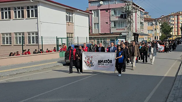 Vezirköprü'de Amatör Spor Haftası kortej yürüyüşü ve renkli yarışmalarla başladı
