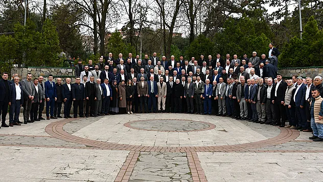Vezirköprü'de gelenek bozulmadı: Protokol ve vatandaşlar bayramlaşmada buluştu