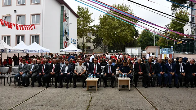 Vezirköprü'de İlköğretim Haftası coşkusu