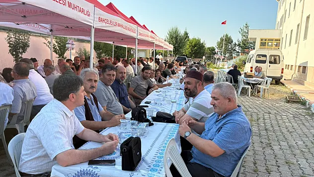Vezirköprü'de İmam Hatip Mezunları Geleneksel Pilav Gününde Buluştu