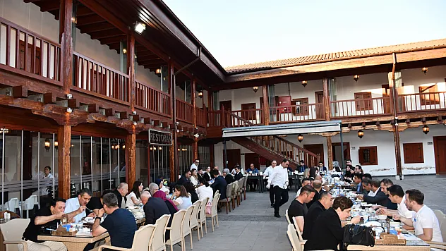 Vezirköprü'de tayini çıkan hakim ve savcılara veda