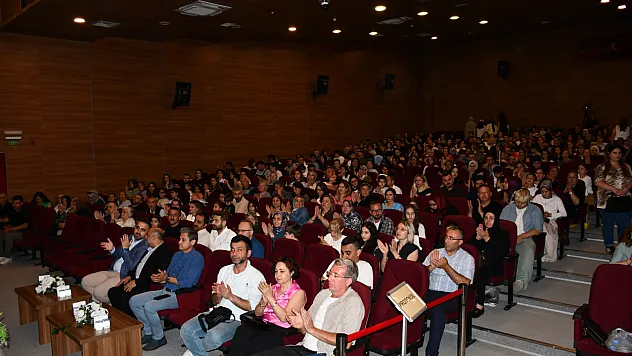 Vezirköprü'de Türk halk oyunları gösterisi düzenlendi