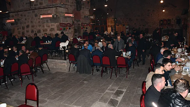 Vezirköprü Madeni İşler Esnaf ve Sanatkarlar Odası  iftar programı düzenledi