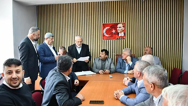 Vezirköprü Muhtarları Derneği'nde Halil Kılıç Güven Tazeledi