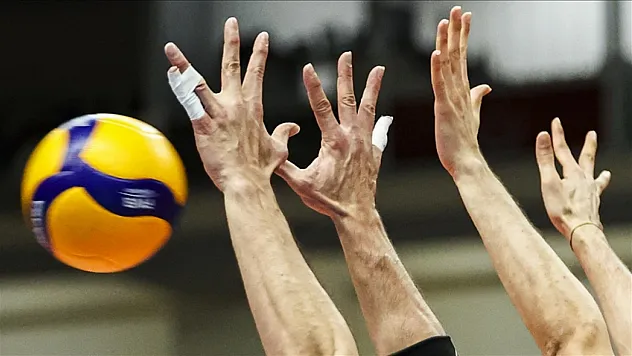Voleybol Efeler Ligi'nde 'normal sezon' sona eriyor