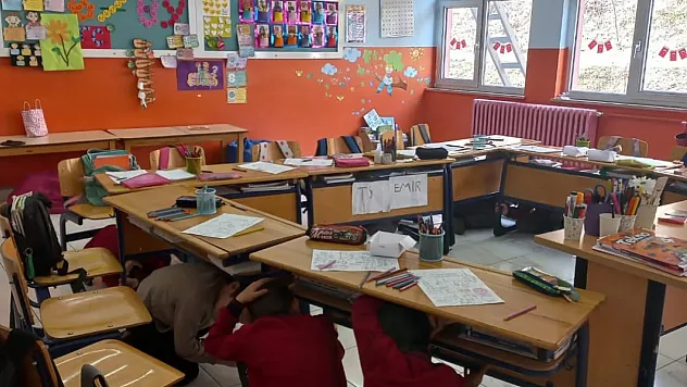 Yakakent'te deprem tatbikatı gerçekleştirildi