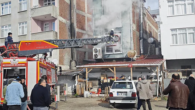 Yakakent'te pansiyon yangını korkuttu