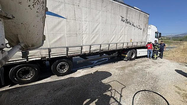 Yanan tıra beton mikseri şoföründen hızır gibi müdahale