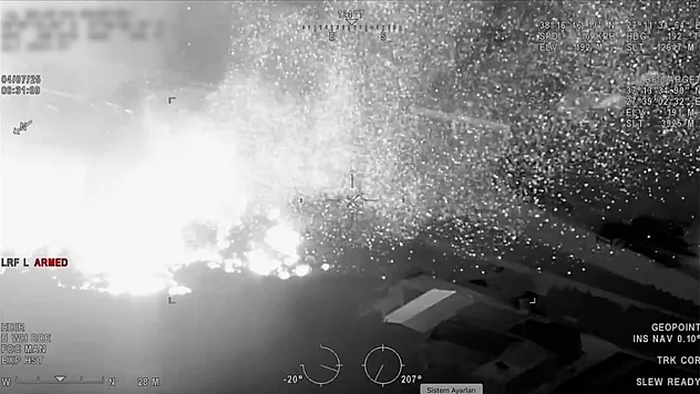 Yangının yayılma anları Bayraktar TB2 kamerasında