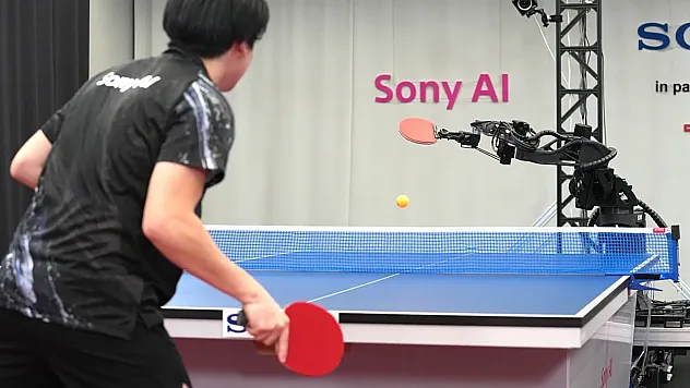 Yapay zekalı masa tenisi robotu 'Ace' elit oyuncuları geride bıraktı