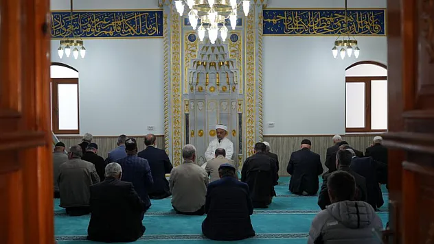 Yarım Asırlık Camii cemaatine kavuştu