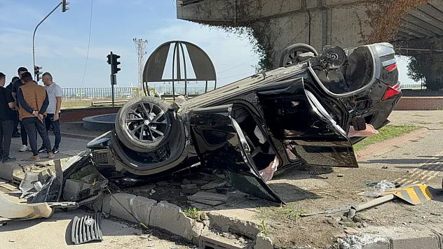 Yeni Satın aldığı otomobille memleketine dönerken Samsun'da kaza yaptı