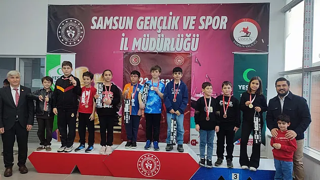 Yeşilay'dan 23 Nisan'da anlamlı satranç turnuvası