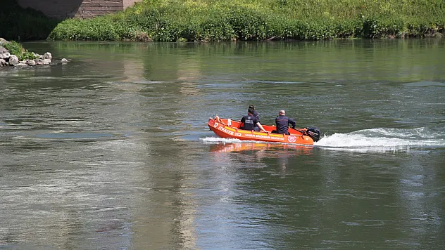 Yeşilırmak Nehri'nde can pazarı