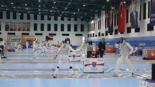 Yıldızlar ve Gençler Flöre Dünya Kupası Samsun'da başladı