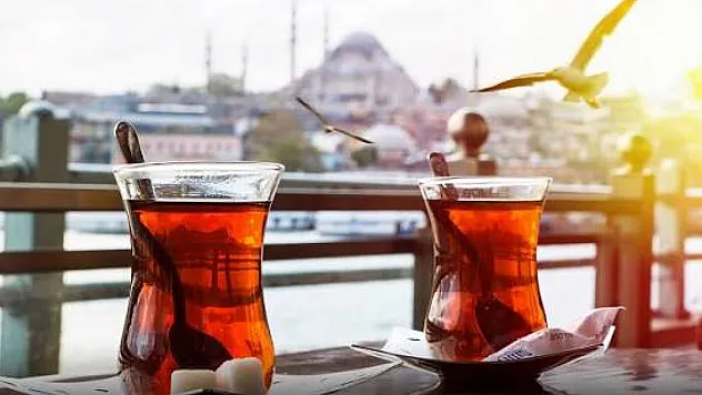 Yıllardır yanlış mı demliyoruz? İşte 'Tavşan Kanı' çayın hiç bilinmeyen 3 sırrı!