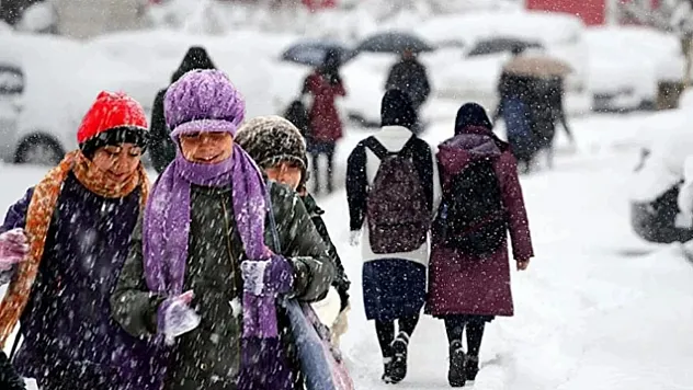 Yoğun kar eğitimi vurdu : Samsun'da bazı okullarda ders yok!